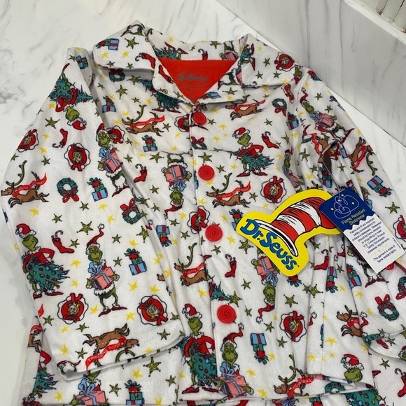 Dr. Seuss Other - Dr Seuss NWT “Grinch” kids flannel button front Christmas pajamas. Size 4T